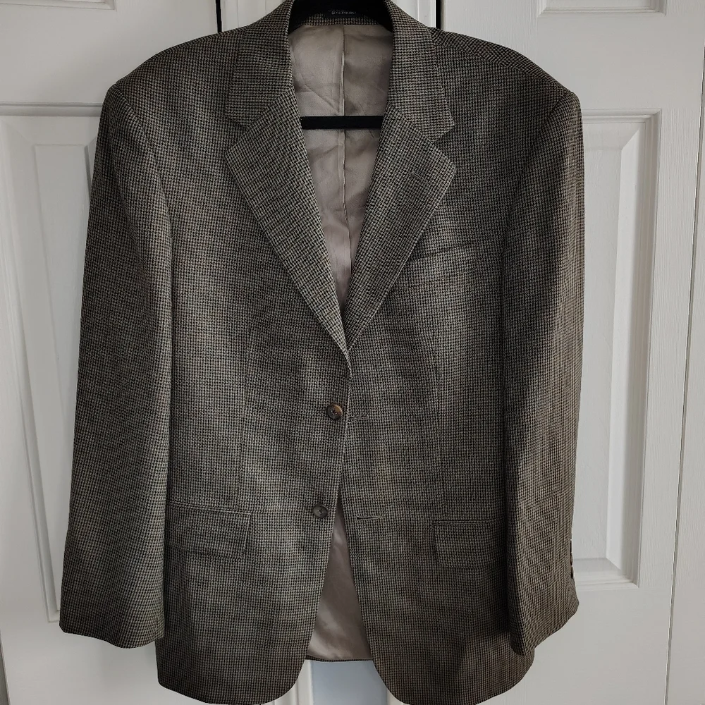 Oscar De La Renta Men's Classic Herringbone Wool Blazer 38S